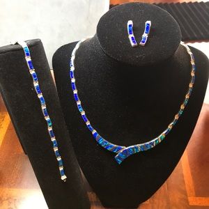 Meet your Posher, Elvira